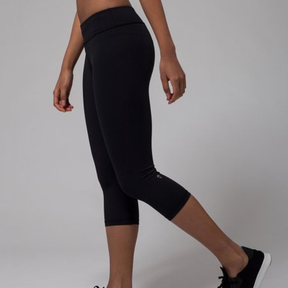 IVIVVA Capri Leggings